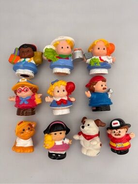 Vintage Fisher-Price little people figures a lot